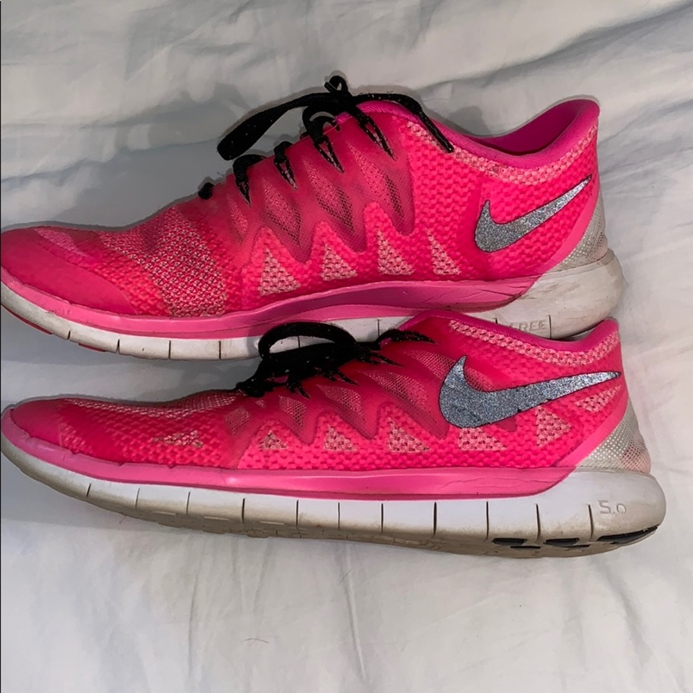 👟Nike Free 5.0 hot pink, size 9.5 shoes. SS1 - Picture 2 of 6